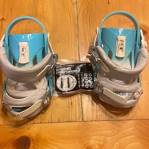 Union Ladies baby blue and white snowboarding bindings used in good shape
